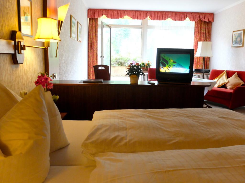 Hotel Valsana Am Kurpark 바드윌드바드 객실 사진