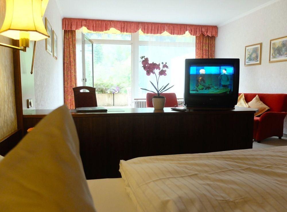 Hotel Valsana Am Kurpark 바드윌드바드 외부 사진