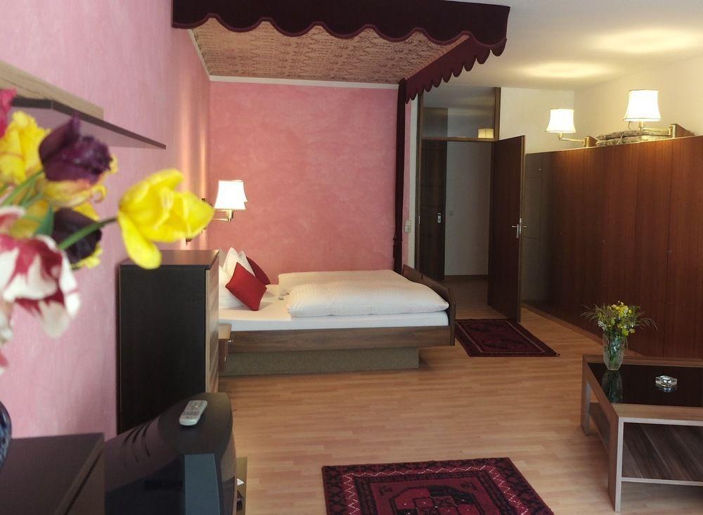 Hotel Valsana Am Kurpark 바드윌드바드 외부 사진