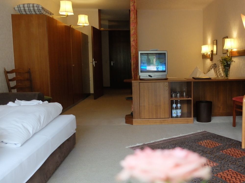 Hotel Valsana Am Kurpark 바드윌드바드 외부 사진