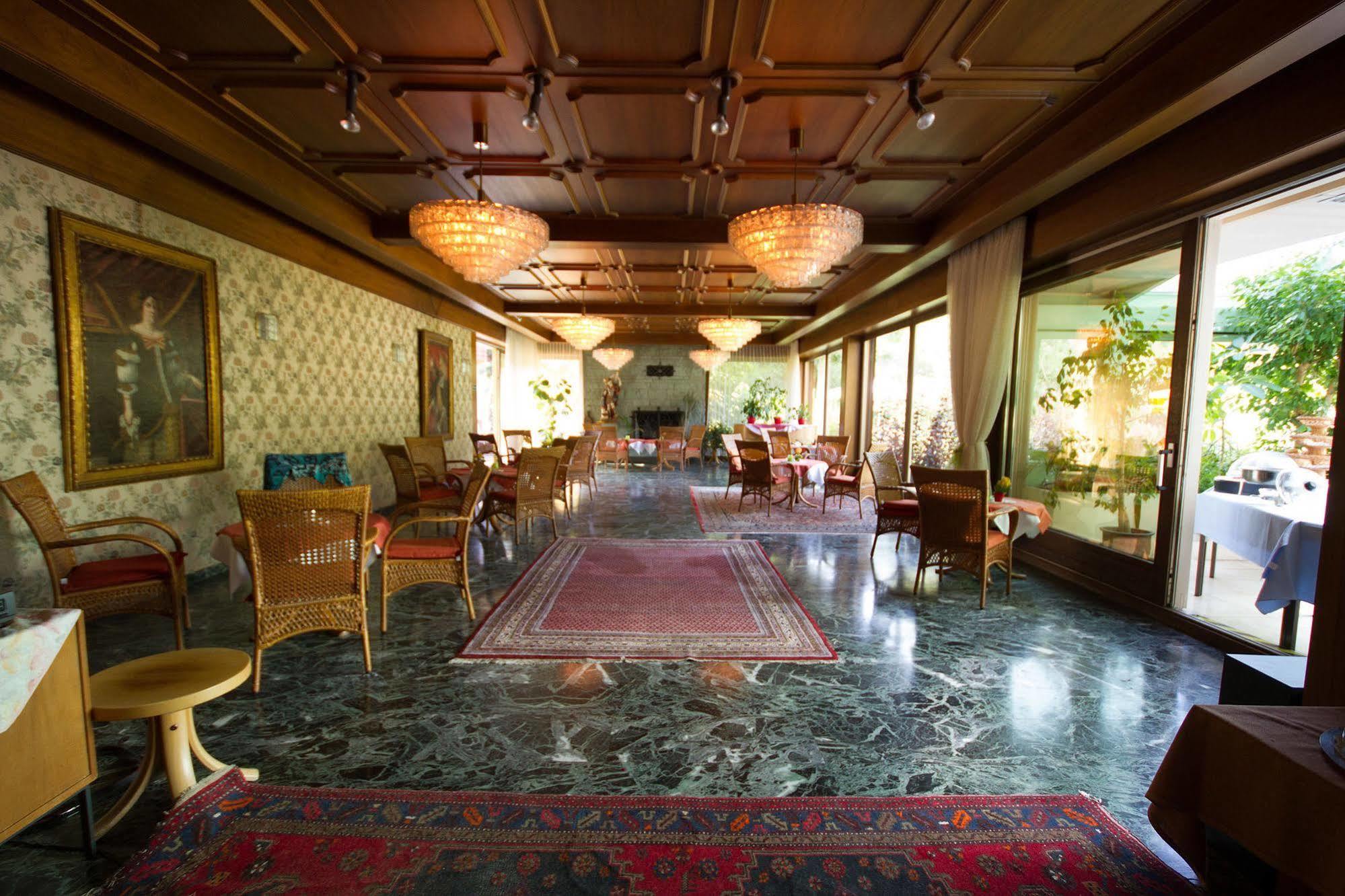 Hotel Valsana Am Kurpark 바드윌드바드 외부 사진